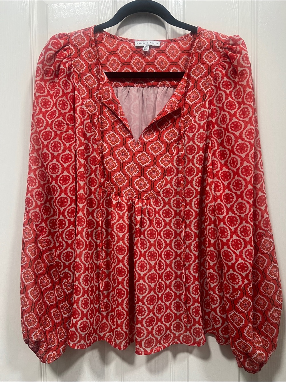 Maidon d’Amelie Red Geometric V-Neck Long-Sleeve Blouse